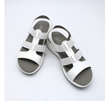 Босоножки кожа летние женские резинки мягкие Evalli 866-b06 белы